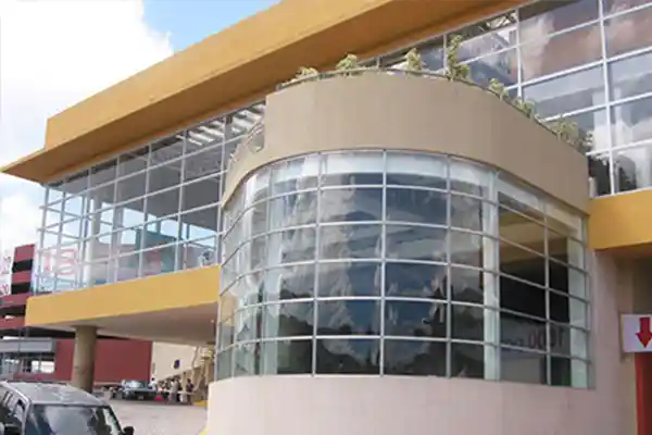 Aluminio y vidrio en Quito Pichincha Ecuador Vidrio estructural aluminio europeo fachadas edificios casas locales